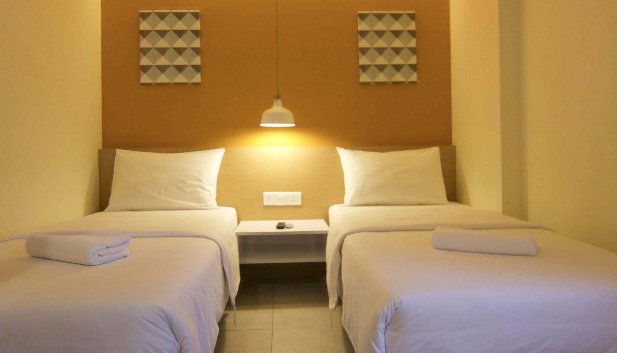 Hotel 1000 Miles Куала-Лумпур Экстерьер фото